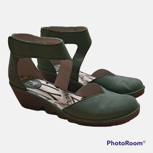 Sz 38 Fly London shoes